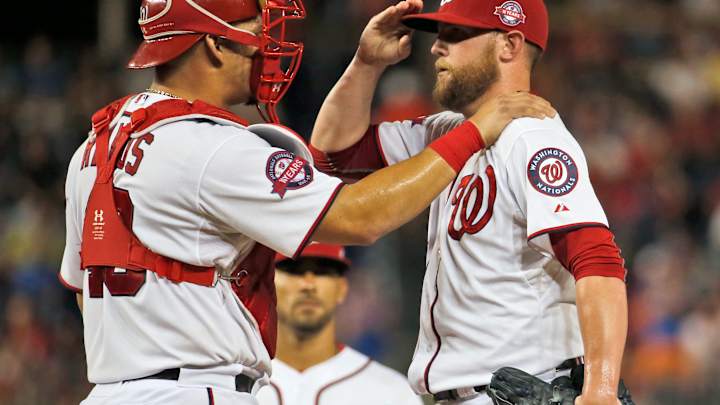 Nationals reliever Storen breaks right thumb in temper fit