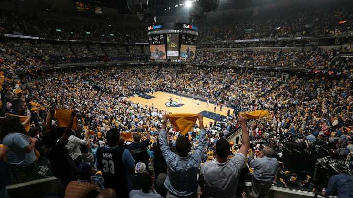 Grizzlies fan wins free tater tots with half-court shot