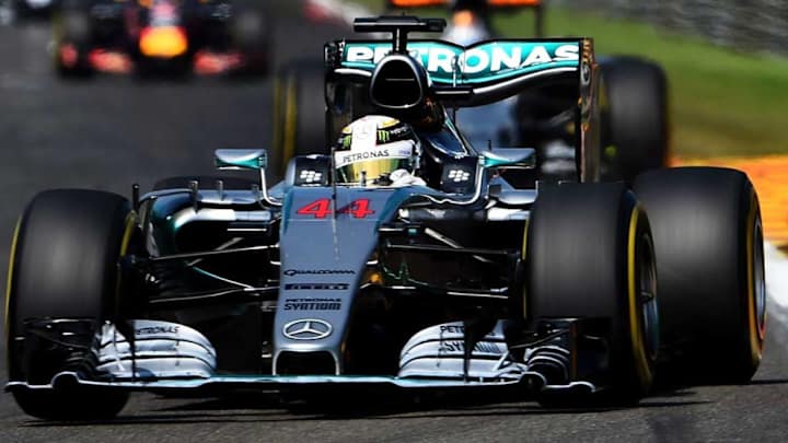 F1's Hamilton considers closed cockpits after driver deaths