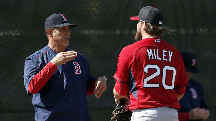 Red Sox fire pitching coach Juan Nieves