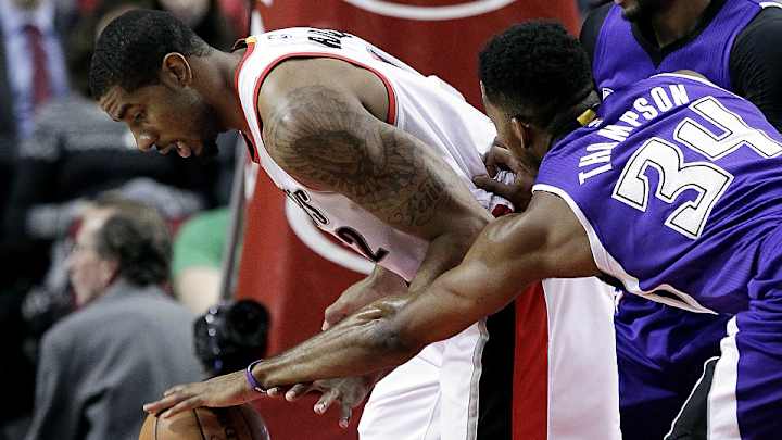 Blazers' LaMarcus Aldridge suffers hand injury, X-rays negative Blazers' LaMarcus Aldridge suffers hand injury, X-rays negative