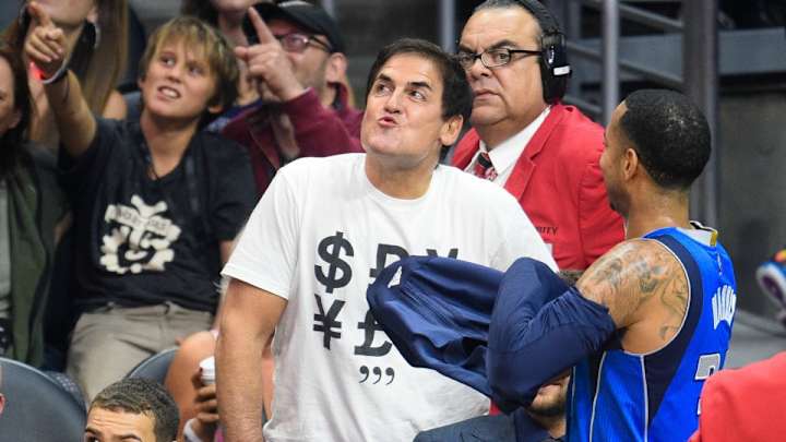 Mustard Minute: Mark Cuban, Steve Ballmer appear on Kiss Cam