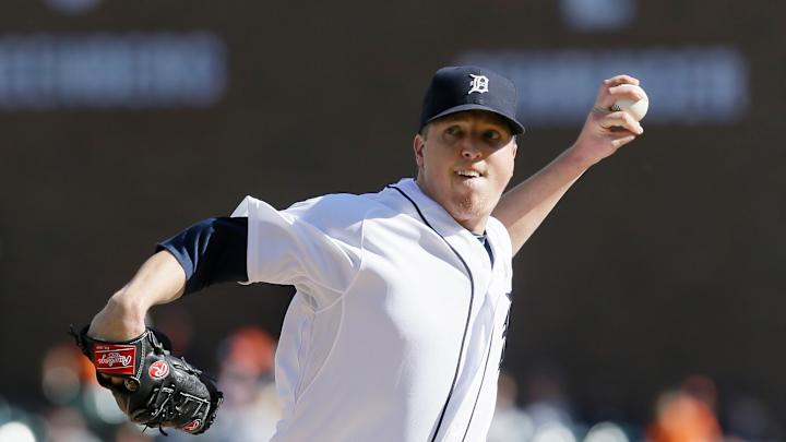 Indians sign pair of left-handed relievers