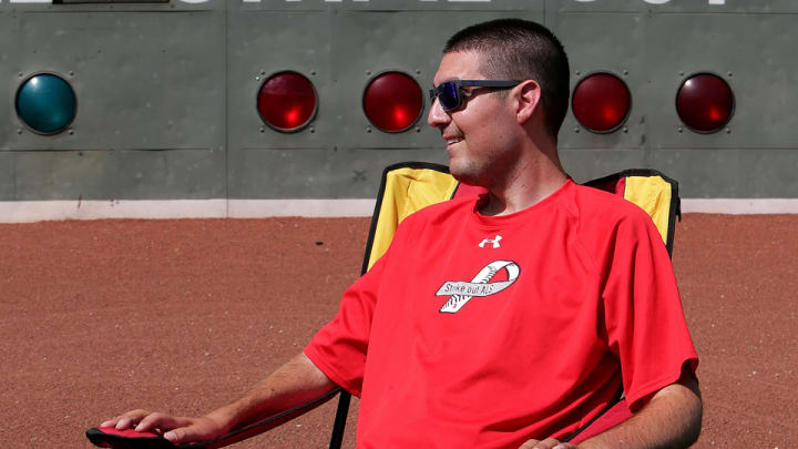 Red Sox honor Pete Frates, sign him to contract at home opener