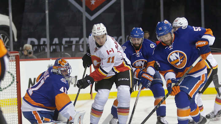 Halak gets 2nd shutout in 3 games, Islanders beat Flames 4-0 Halak gets 2nd shutout in 3 games, Islanders beat Flames 4-0