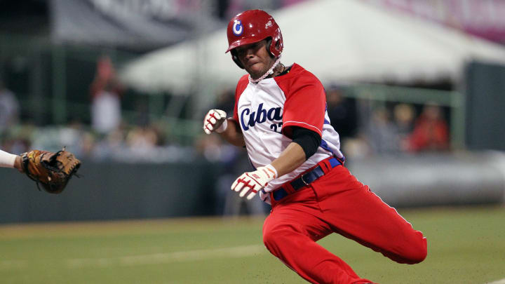 Cuba confirms defection of 2 baseball players during US trip