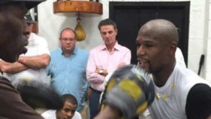 Louisville coach Rick Pitino watches Floyd Mayweather train Louisville coach Rick Pitino watches Floyd Mayweather train