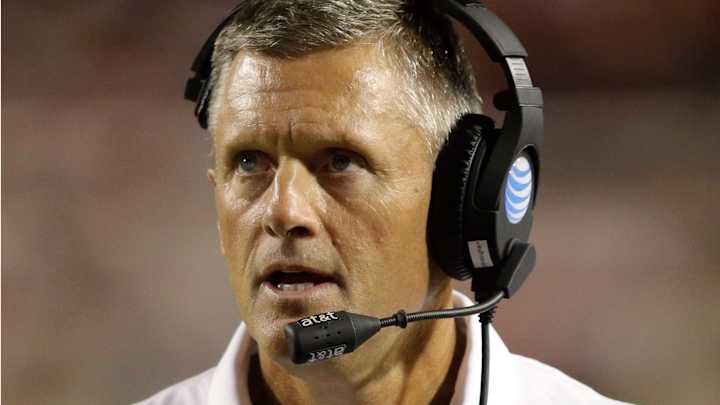 Mum's the word: No. 21 Utah silent on starting quarterback