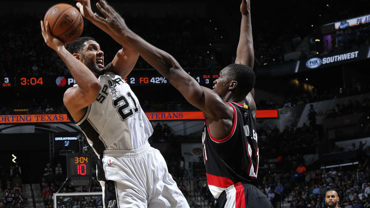Leonard leads Spurs to 93-80 win over Trail Blazers