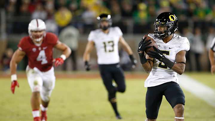 Oregon spoils No. 7 Stanford's playoff hopes with 38-36 win Oregon spoils No. 7 Stanford's playoff hopes with 38-36 win