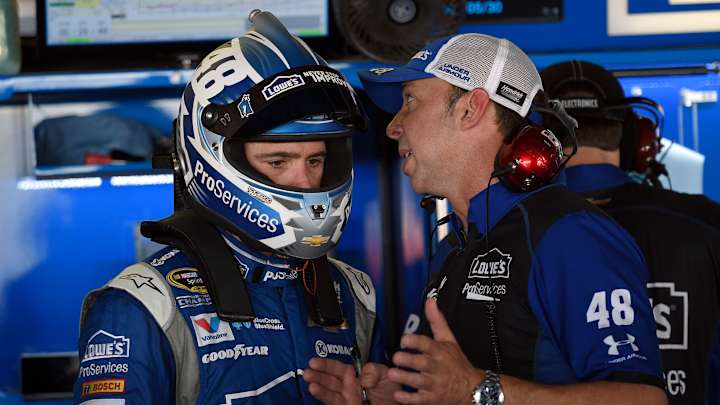 Jimmie Johnson makes drive toward NASCAR history at Dover