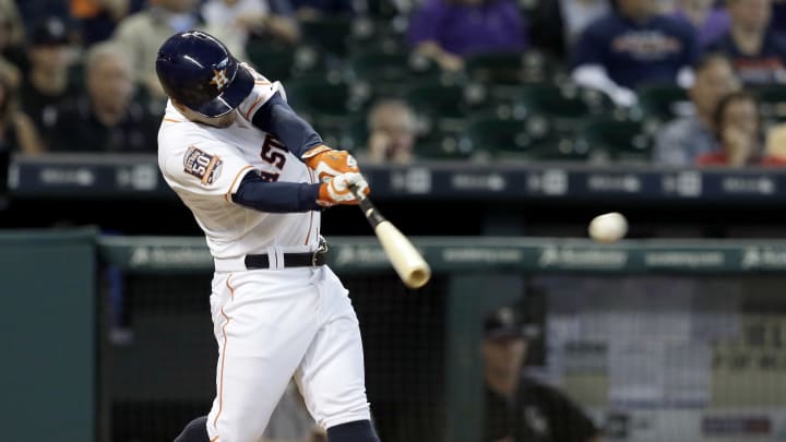 Astros 2B Altuve leaves game with tight hamstring