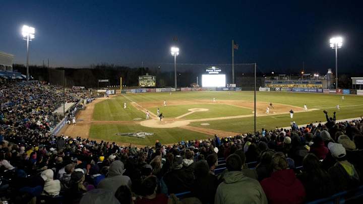 Brewers minor league team plans to sell heart-stopping burgers