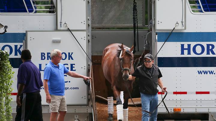 Triple Crown winner arrives at Saratoga for Travers