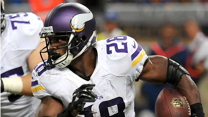 Report: Adrian Peterson to meet with NFL to discuss reinstatement