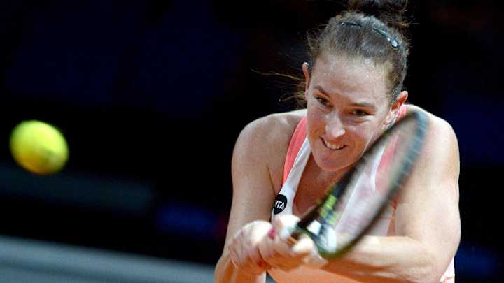 Wozniacki wins, Kvitova loses in Porsche GP 2nd round