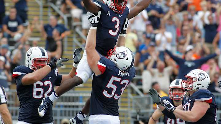 UConn beats Army 22-17 for first 2-0 start since 2008