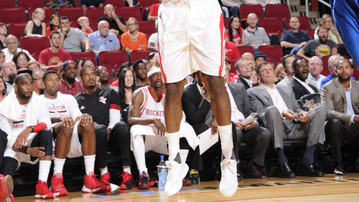Harden bruises knee in Houston's 123-119 loss to Orlando