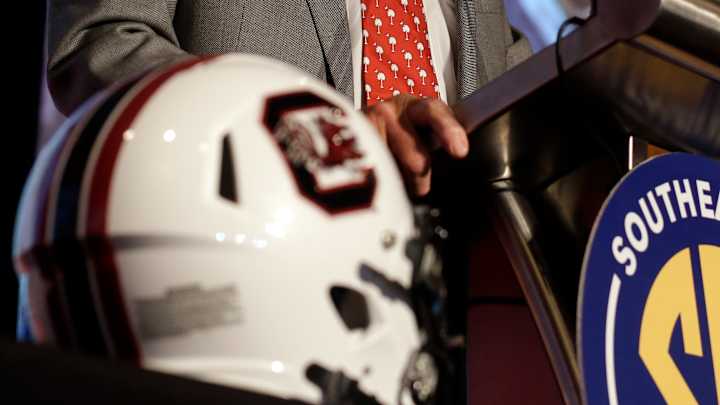 Spurrier: Not too old to coach, will be around 'a long time'