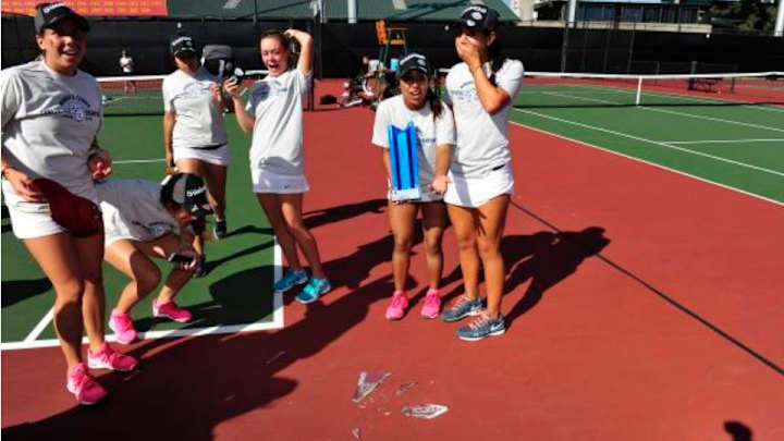 USC women's tennis team accidentally smashes Pac-12 trophy