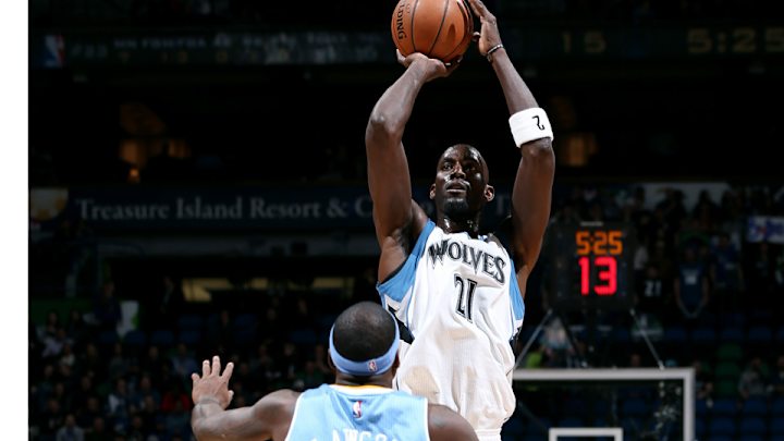 Flip Saunders thinks Kevin Garnett will return to Timberwolves next season