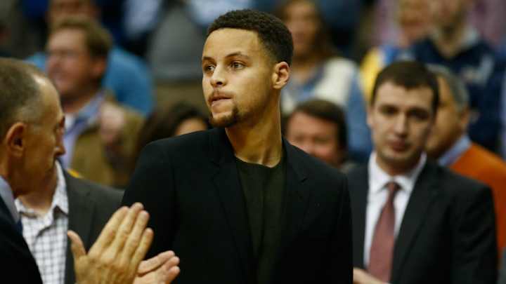 Stephen Curry wore a cool Chewbacca backpack