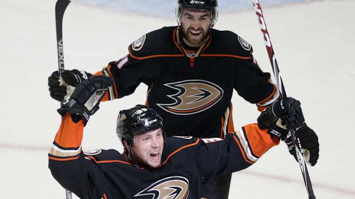 Ducks blast Hiller, Flames 6-1 in Game 1