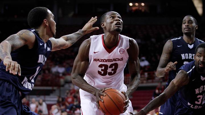 Kingsley's double-double leads Arkansas past North Florida Kingsley's double-double leads Arkansas past North Florida