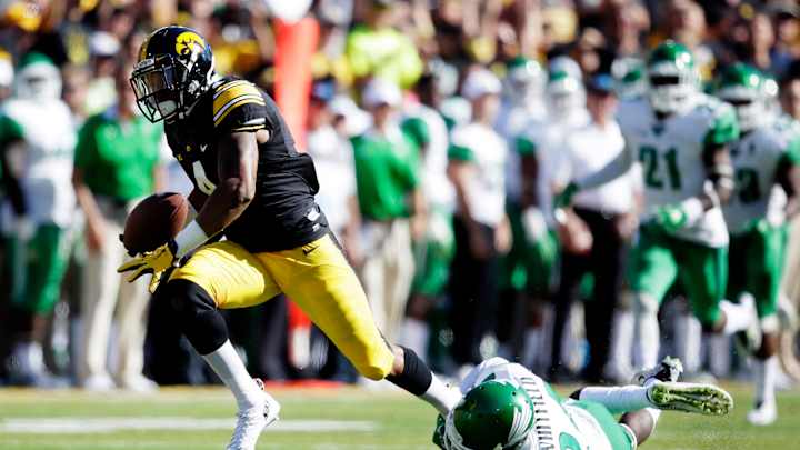 Iowa trounces North  Texas 62-16