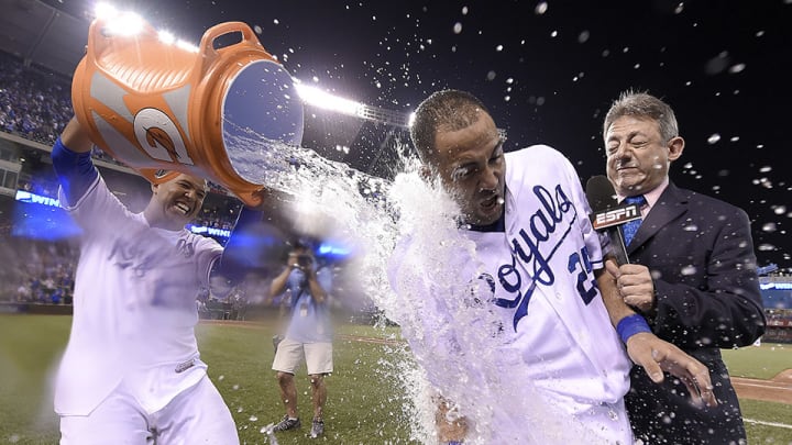 Watch: Royals beat Angels on Kendrys Morales walk-off single