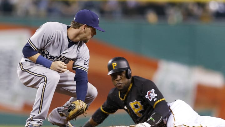 Shower mishap sidelines Scooter Gennett