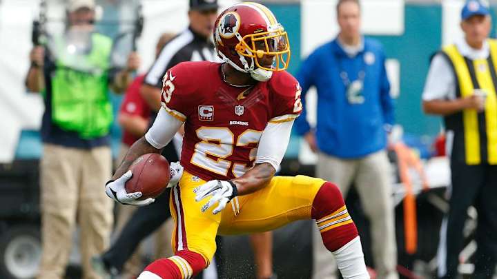 DeAngelo Hall needs the cleats he gave to a fan back DeAngelo Hall needs the cleats he gave to a fan back