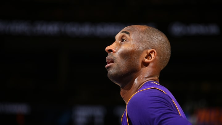 Lakers’ Kobe Bryant (back) listed as questionable vs. Magic