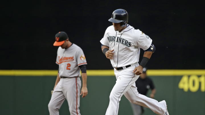 LEADING OFF: Blue Jays try for team-record 12th straight win