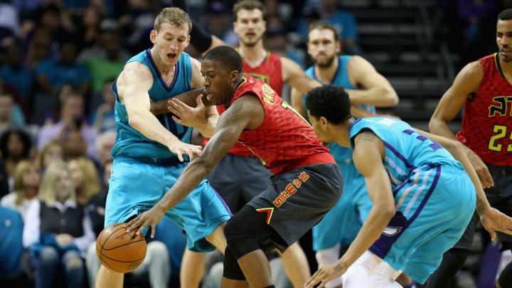 Horford, defense lead Hawks to 94-92 win over Hornets