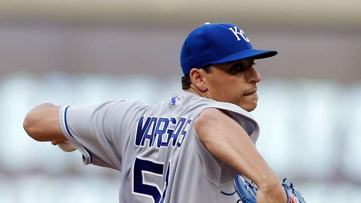 Royals take opener vs. Twins 3-1 to move into 1st