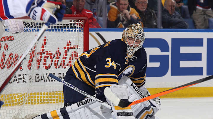 Report: Islanders, Sabres swap goalies Johnson, Neuvirth