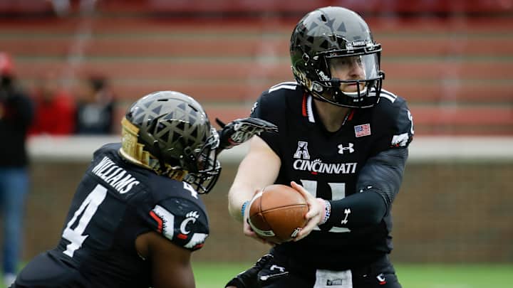 Cincinnati pummels Central Florida, Barrett, 52-7 Cincinnati pummels Central Florida, Barrett, 52-7