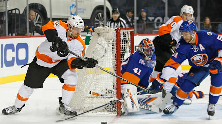 Halak makes 17 saves and Islanders beat Flyers 3-1 Halak makes 17 saves and Islanders beat Flyers 3-1