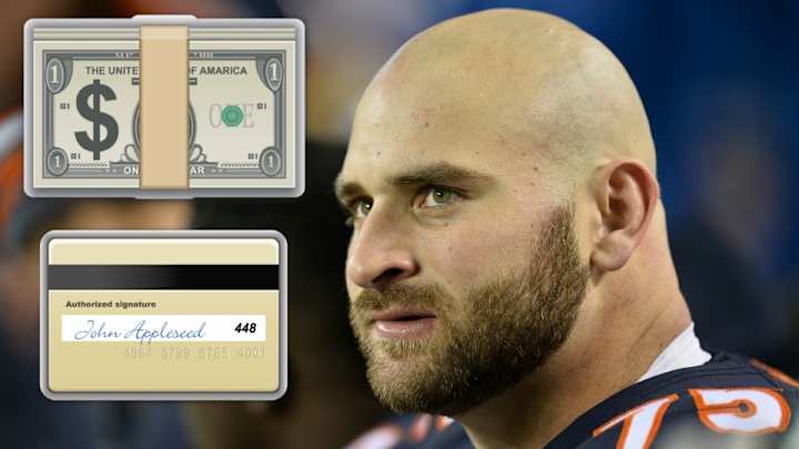 Bears OL Kyle Long gives tickets to garbage man who found his wallet