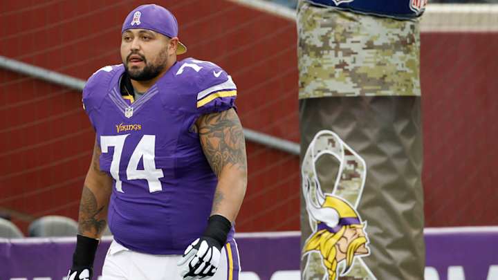 Vikings release offensive guard Charlie Johnson