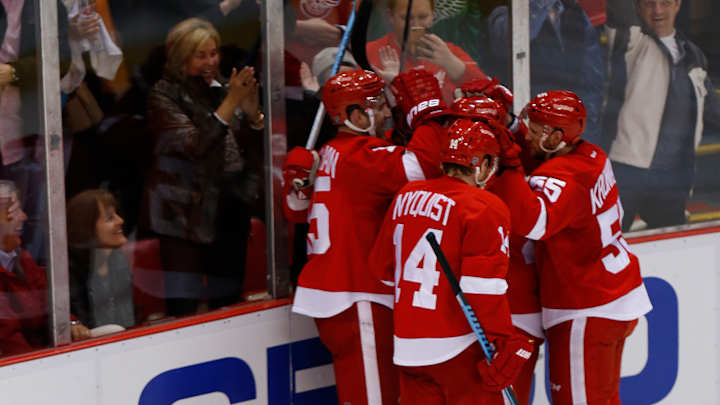 Mrazek shuts out Lightning 3-0; Detroit takes series lead