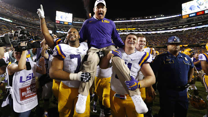 LSU made decision to keep Les Miles at halftime vs. Texas A&M