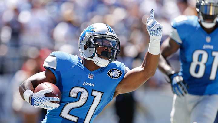 Video: Lions rookie RB Ameer Abdullah scores on first NFL carry Video: Lions rookie RB Ameer Abdullah scores on first NFL carry