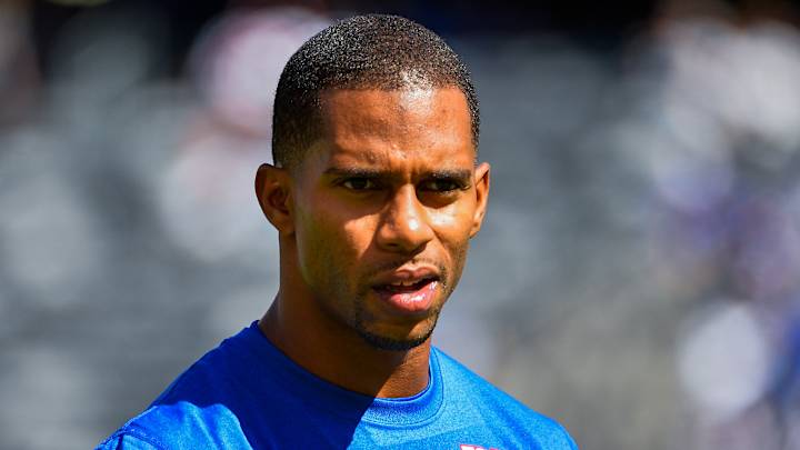 Giants WR Victor Cruz irritates calf injury, leaves practice early