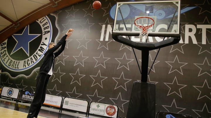 7'6", 184-pound basketball player eating pounds of pasta to gain weight