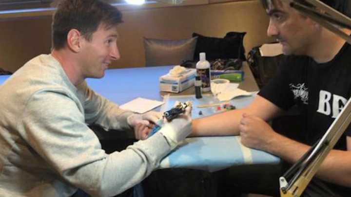 Lionel Messi gave his tattoo artist a tattoo