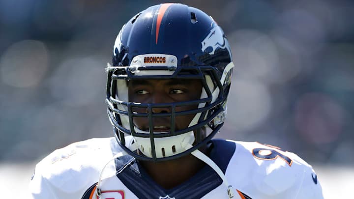 Denver Broncos DE DeMarcus Ware carted off with back injury