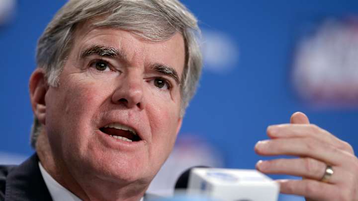 Emmert: Freshmen ineligibility problematic, worth debating