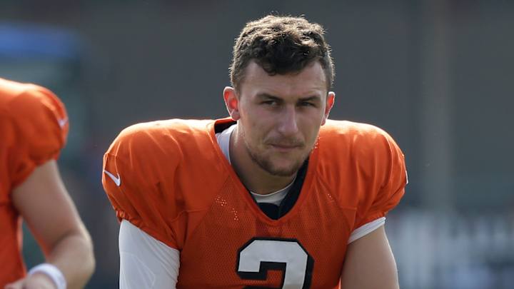 With Manziel out with sore elbow, Browns sign QB Pat Devlin